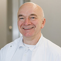 Dr. Wolfgang Hilpert