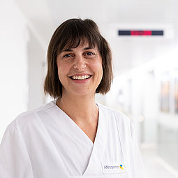 Dr. Viola Bezold