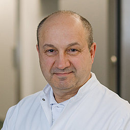 Dr. Viktor Haas